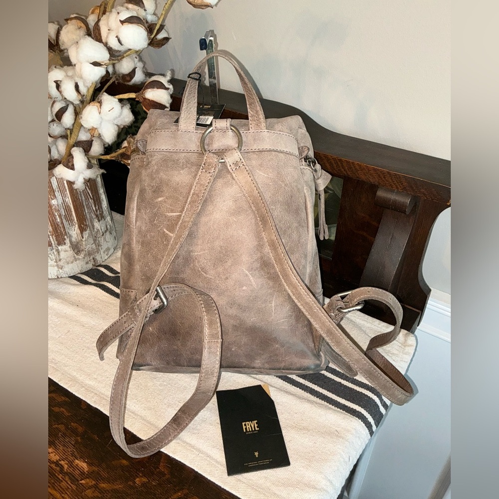 Frye Melissa Leather Zip Backpack Gray Grey Retail $358 - Picture 2 of 13